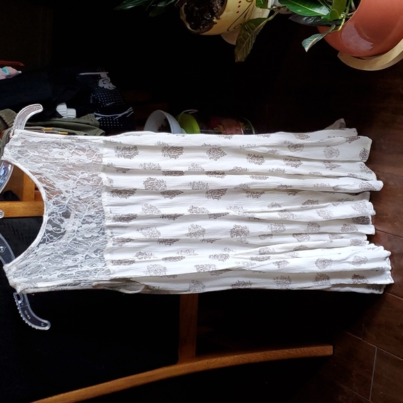 Sacred Threads L Sleveless Top - Picture 4 of 6